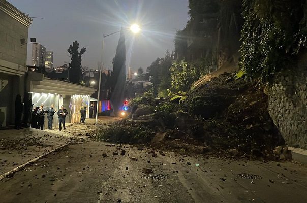 Se registra deslave en la Miguel Hidalgo provocado por fuga de agua