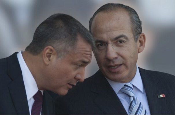 "¿Cómo conociste a este señor?": AMLO cuestiona a Calderón por García Luna