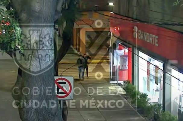 SSC CDMX exhibe modus operandi de 'monta trampas' en cajeros automáticos