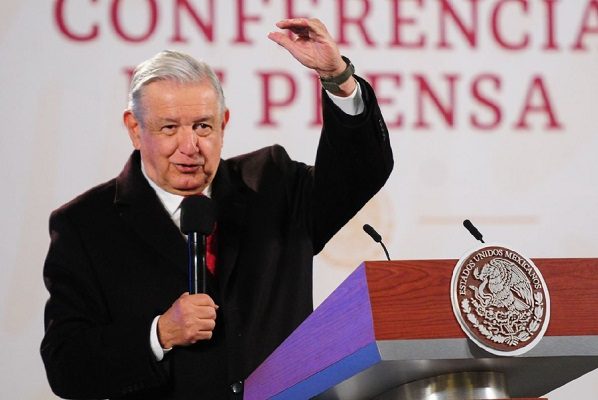 "Me canso ganso": AMLO promete un mejor sistema de salud para final de año