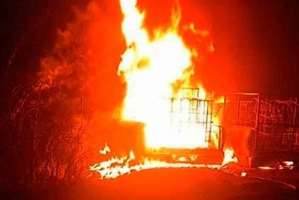 Huachicolero muere en incendio de toma clandestina, en Atotonilco de Tula