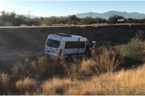 19 heridos tras volcadura de unidad del IMSS con pacientes que acudían a cita