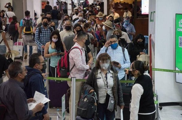 Aeroméxico justifica cancelación de vuelos en "ola de contagios a nivel mundial"