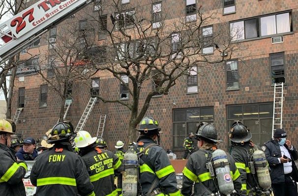 19 muertos y 31 heridos tras en incendio en edificio del Bronx, Nueva York #VIDEOS
