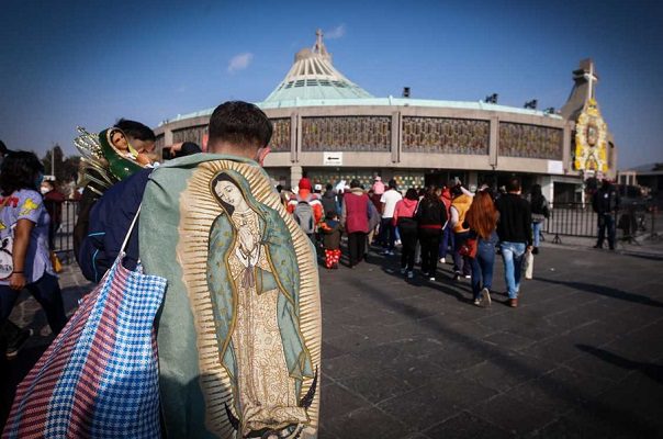 La Iglesia católica pide a los fieles trabajar para superar la nueva ola de COVID-19