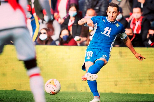 Andrés Guardado supera a Hugo Sánchez, es el mexicano con más partidos en Europa