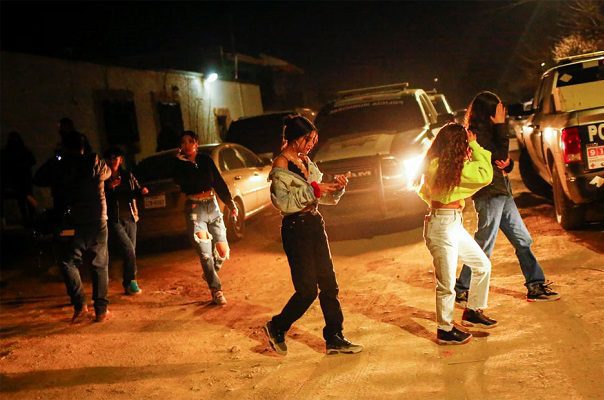 Detienen a 159 menores de edad por armar 'fiesta covid' en Chihuahua #VIDEO