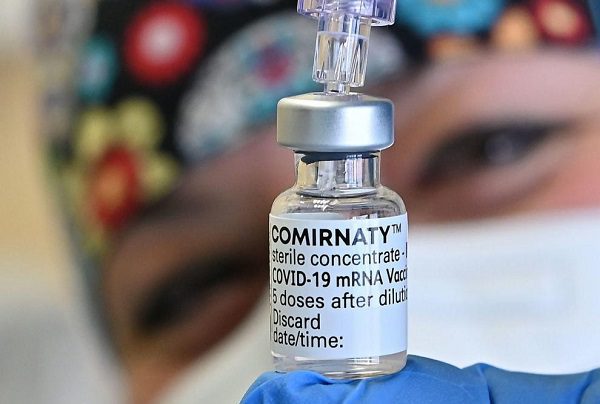 Pfizer adelanta una vacuna contra la variante Ómicron para marzo