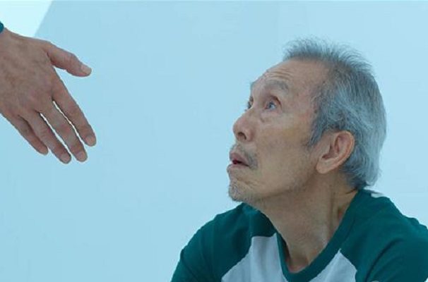 O Yeong-su, el 'jugador 001', gana Globo de Oro por su papel en El juego del calamar