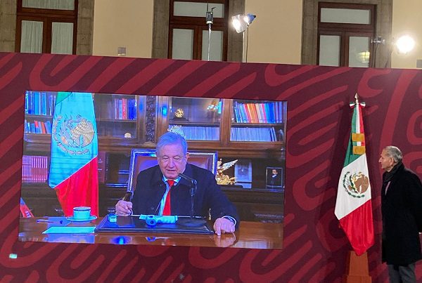 Con mensaje vía remota, AMLO descarta requerir hospitalización