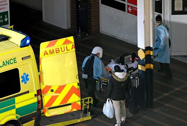 A ritmo actual, 50% de Europa contraerá Ómicron en dos meses, calcula la OMS