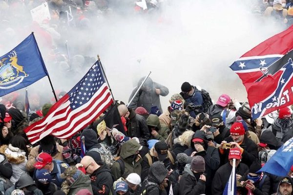 Cita a declarar a tres personas más del entorno de Trump por el asalto al Capitolio