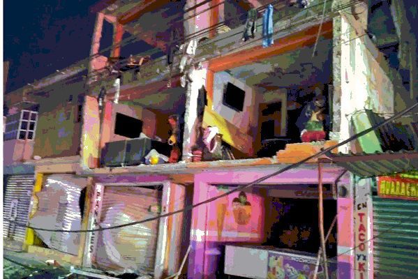 Se registra fuerte explosión en inmueble de Ecatepec; se reportan heridos