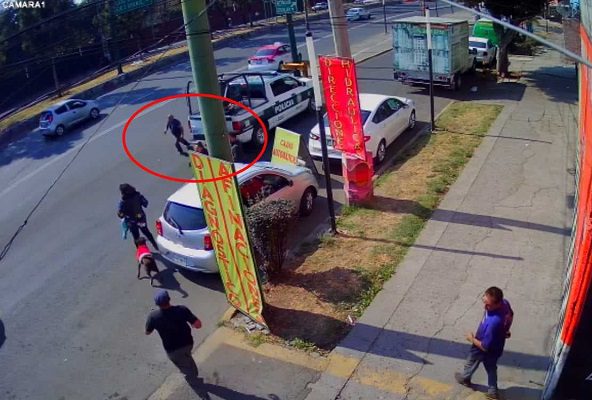 Intentan detener ilegalmente al hermano de Israel Vallarta #VIDEO