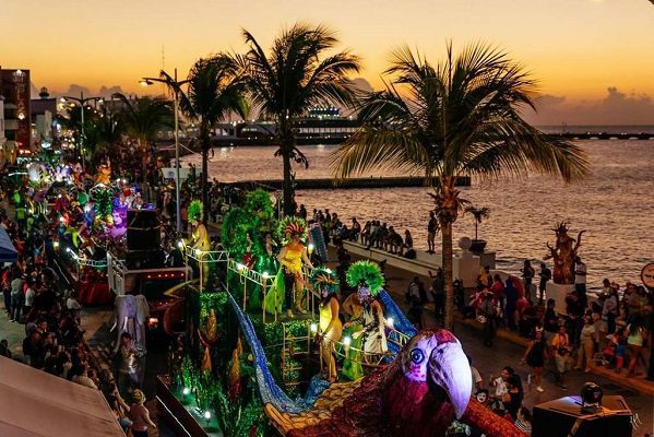 Quintana Roo suspende carnavales por repunte de COVID-19