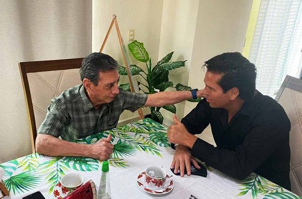 Palazuelos se reúne con Mario Villanueva, exgobernador encarcelado por narcotráfico