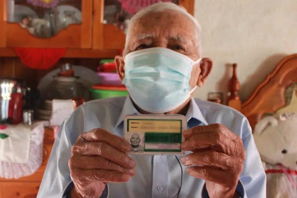 Maurilio, de 110 años de edad, es el pensionado más longevo en el IMSS