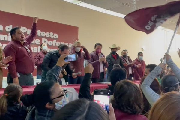"Traidor, corrupto”, le gritaron militantes de Morena a Mario Delgado en Durango #VIDEOS