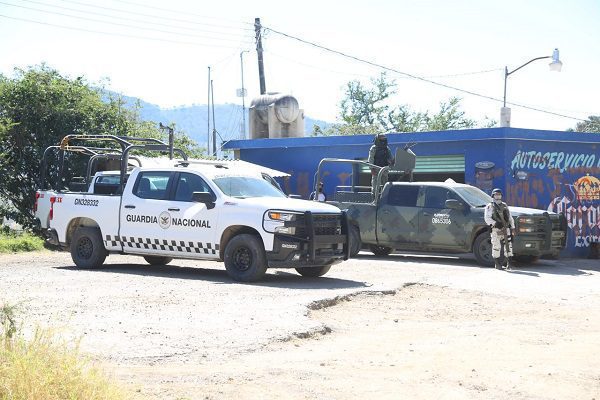 Pobladores de Aguililla agredieron a elementos del Ejército #VIDEOS