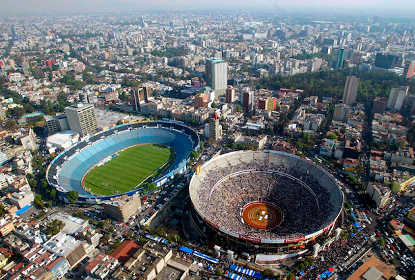 Protestan contra las corridas de toros en la Plaza México