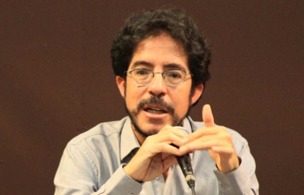 AMLO asegura "intenciones políticas" en señalamientos contra Pedro Salmerón