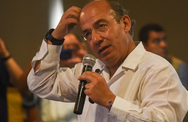 Felipe Calderón asegura que es perseguido por el Gobierno de AMLO