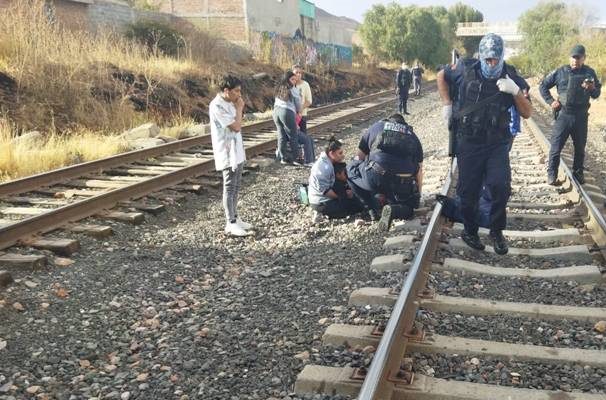 Niño cae de tren en movimiento y éste le arranca las piernas, en Zacatecas
