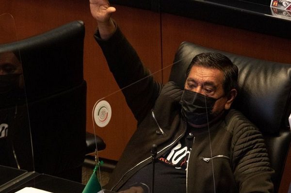 Senado otorga licencia a Salgado Macedonio para dejar su escaño