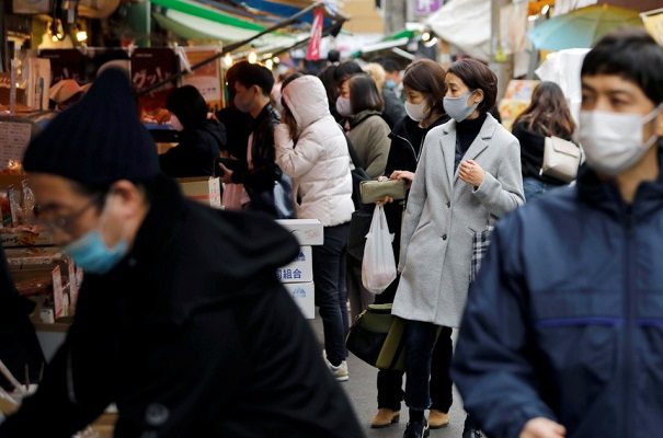 Japón reimplementa restricciones ante fuerte ola de contagios