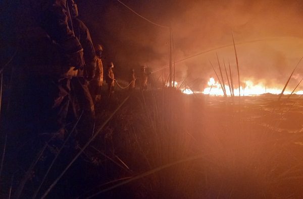 Sin lesionados por incendio en oleoducto de Pemex en Huimanguillo, Tabasco