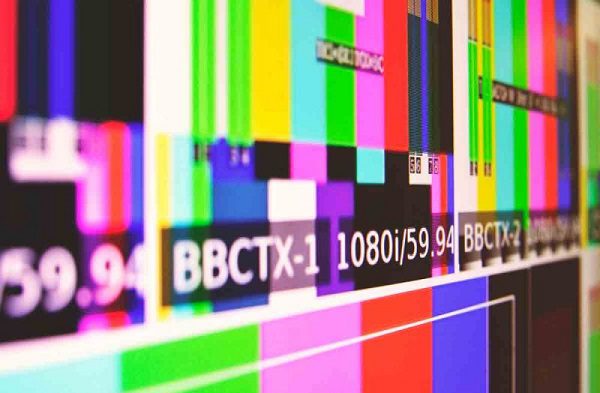 SCJN ordena distinguir opinión de información en Radio y TV