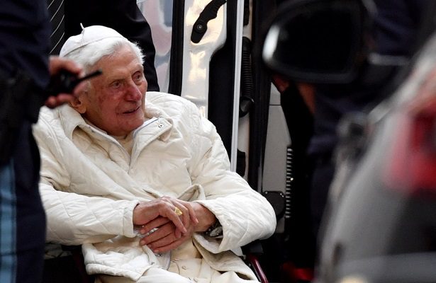 Informe de abusos atribuye a Benedicto XVI no haber actuado en casos