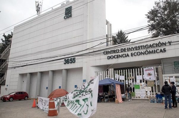 Conacyt ordena no recibir recibir amparos, demandas o cualquier notificación judicial