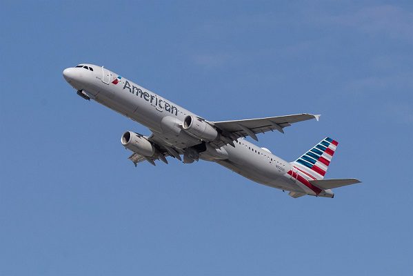 Avión rumbo a Londres regresa a Miami por pasajero que se negó a usar cubrebocas