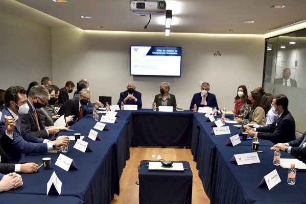 EE.UU. espera resolver “cuestiones” de la Reforma eléctrica, señala secretaría