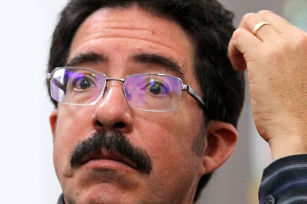 Cancillería panameña aún estaría valorando beneplácito a Pedro Salmerón