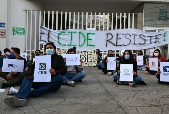 Más de 300 investigadores llaman a defender el CIDE
