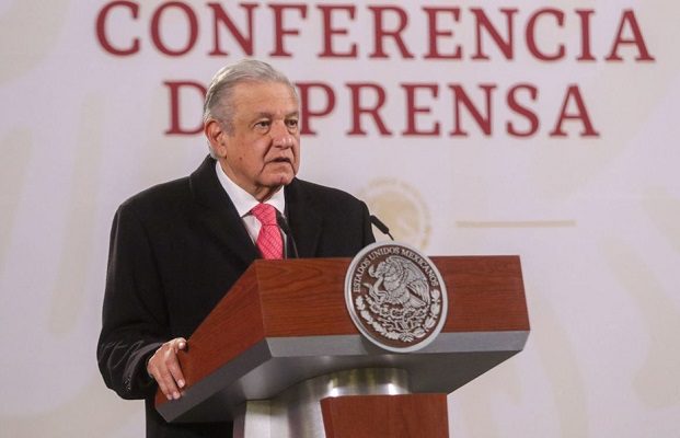 Por veda electoral se adelantarán becas y pensiones, anuncia AMLO
