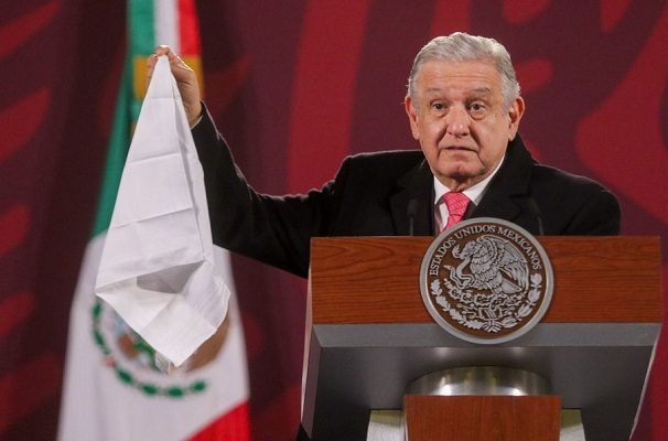 Sheinbuam es una "defensora de la economía popular": AMLO sobre aumento del agua