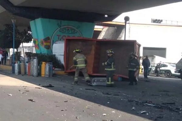 Así fue como un mando de la Policía y un chofer de pipa chocaron en la GAM #VIDEOS