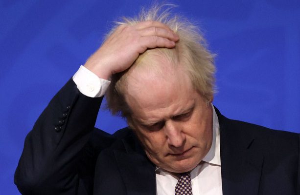 Destapan otra fiesta covid de Boris Johnson durante el confinamiento