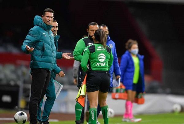 Eva Espejo acusa al DT del América Femenil de violencia verbal a Rayadas