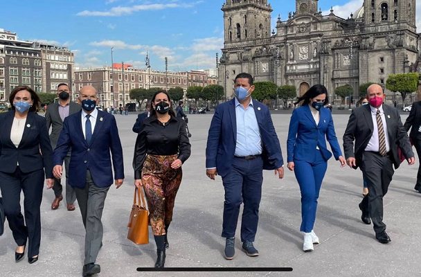 Gobernador y alcaldes de Guanajuato se reúnen con AMLO en Palacio Nacional