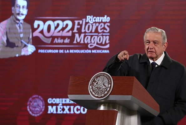 AMLO prevé solicitar ayuda al poder judicial para lograr venta de Banamex