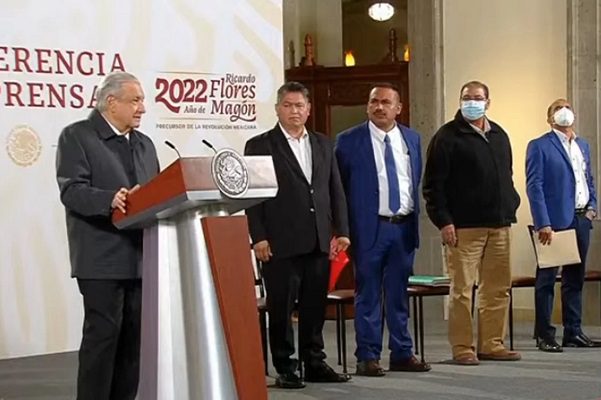 AMLO recomienda escuchar propuestas de candidatos a líder de sindicato de Pemex