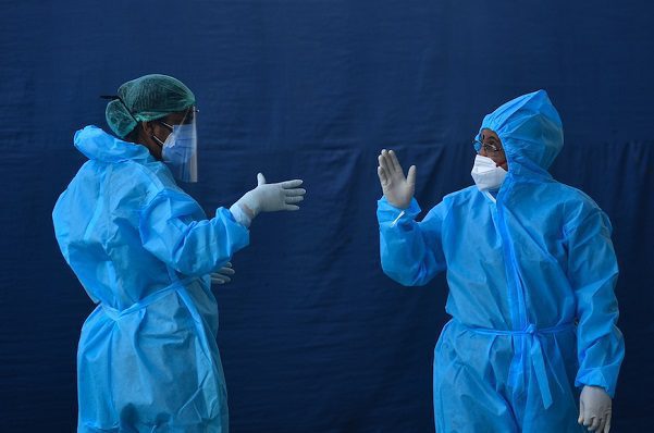 La variante Ómicron ya concentra el 90% de los casos globales, informa la OMS