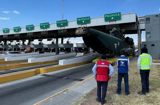 Así se atoró un helicóptero de la FAM en caseta de la México-Pachuca