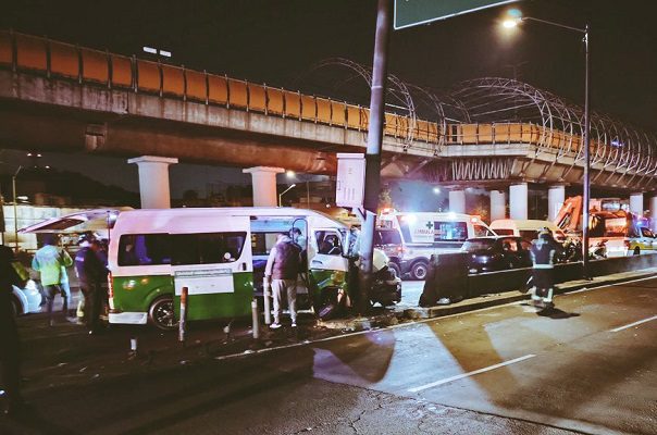 Cinco heridos tras choque de transporte público en la Venustiano Carranza