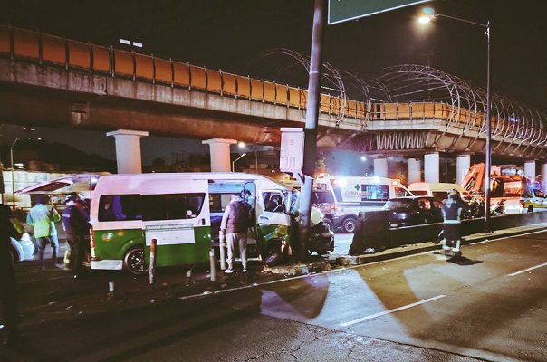 Cinco heridos tras choque de transporte público en la Venustiano Carranza
