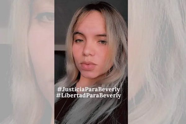 Exigen #JusticiaparaBeverly, joven detenida en Puebla tras agresión en UBER